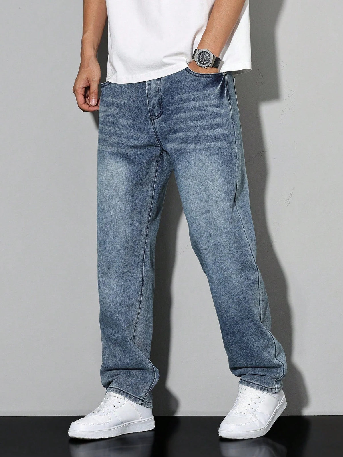 Men's Relaxed Fit Button-Up Straight Jeans