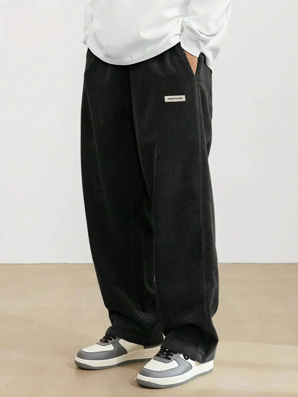 Men's Relaxed Wide-Leg Corduroy Trousers