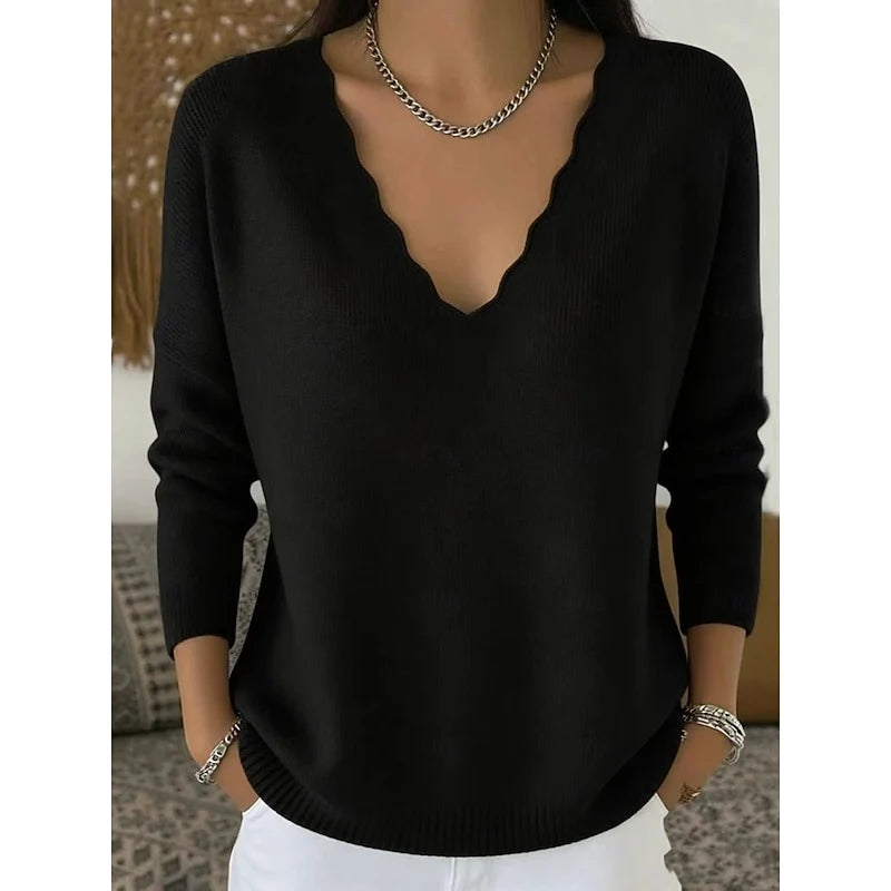 Women's Relaxed Fit Scalloped V-Neck Jumper