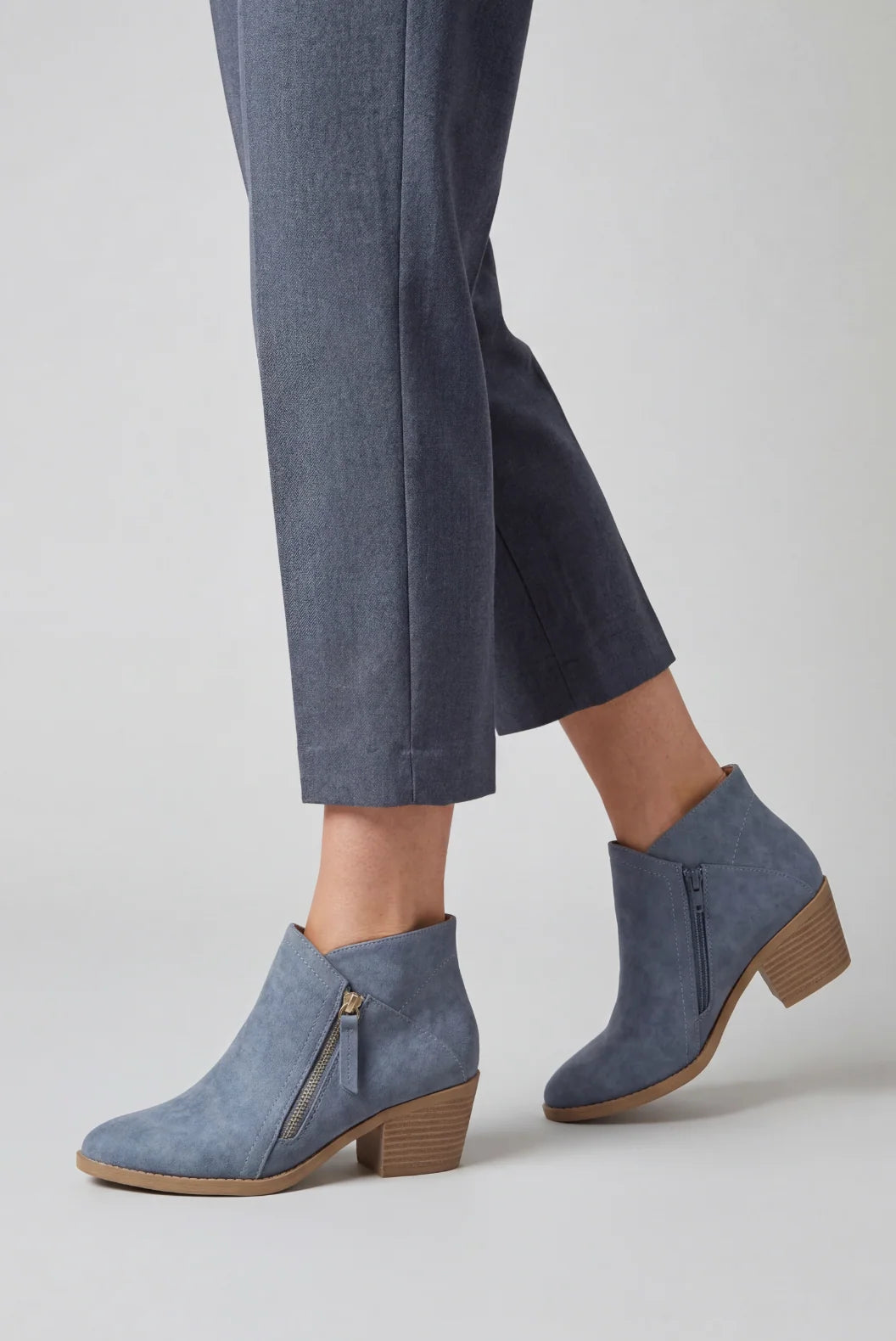 Women's Structured Block Heel Ankle Boots
